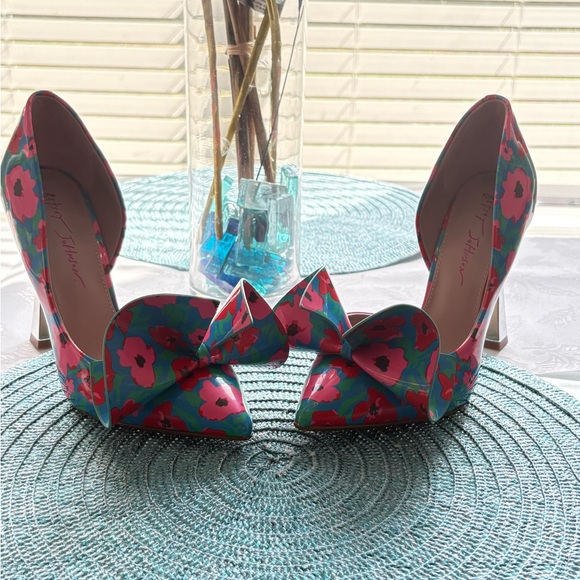 Betsey Johnson Nobble-P Pumps - Picture 14 of 14